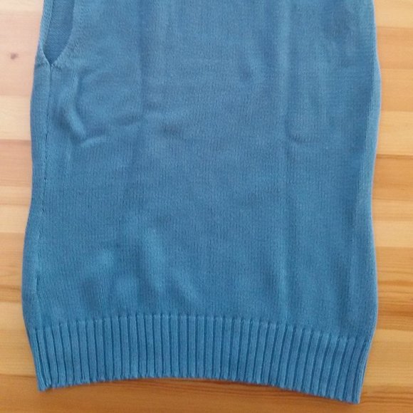 Turquoise Tank Top - Picture 3 of 4